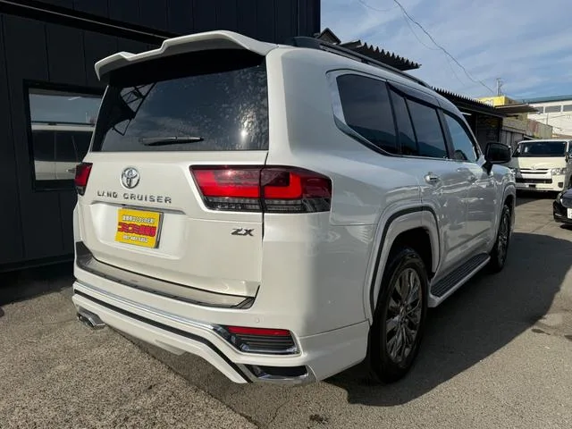 Toyota LAND CRUISER ZX 2023 — миниатюра 4