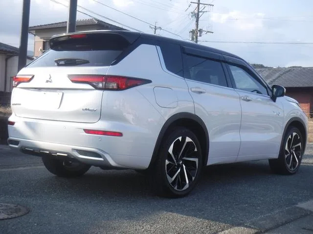 Mitsubishi OUTLANDER PHEV P 2023 — миниатюра 4