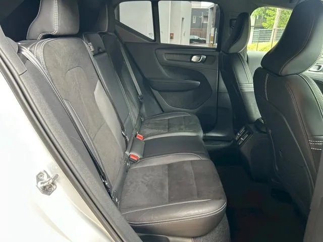 Volvo XC40 B4 AWD R-DESIGN 2022 — миниатюра 3