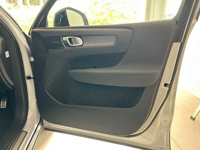Volvo XC40 B4 AWD R-DESIGN 2022 — миниатюра 5