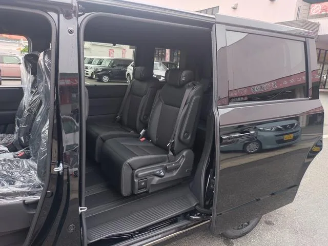 Honda STEPWAGON E:HEV SPADA 2025 — миниатюра 4