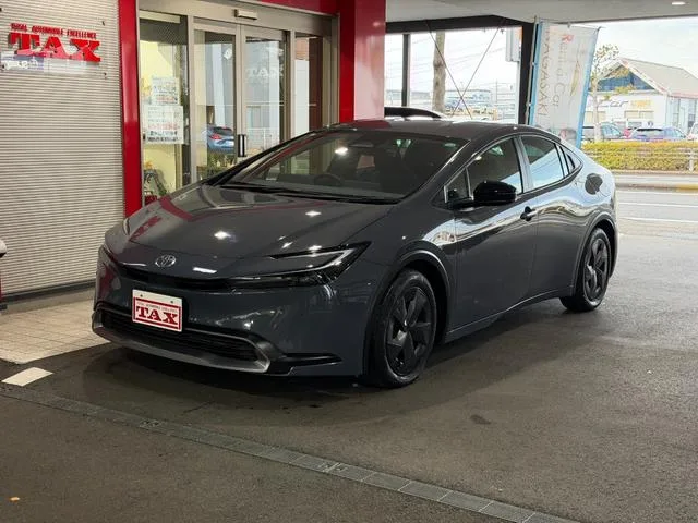 Toyota Prius U 2023 — фото 1, купить с доставкой в Москву
