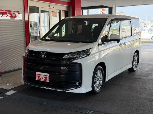Toyota NOAH S-G 2022 — фото 1, купить с доставкой в Москву