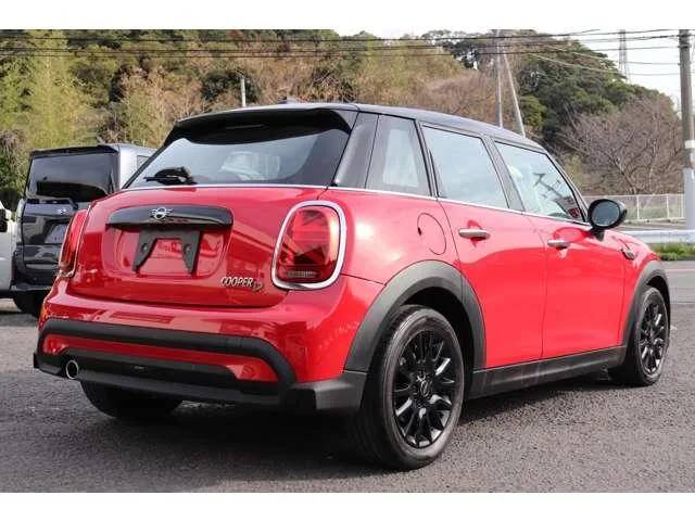 MINI MINI COOPER D PREMIUM PLUS PACKAGE CLASSIC TRIM 2023 — миниатюра 5