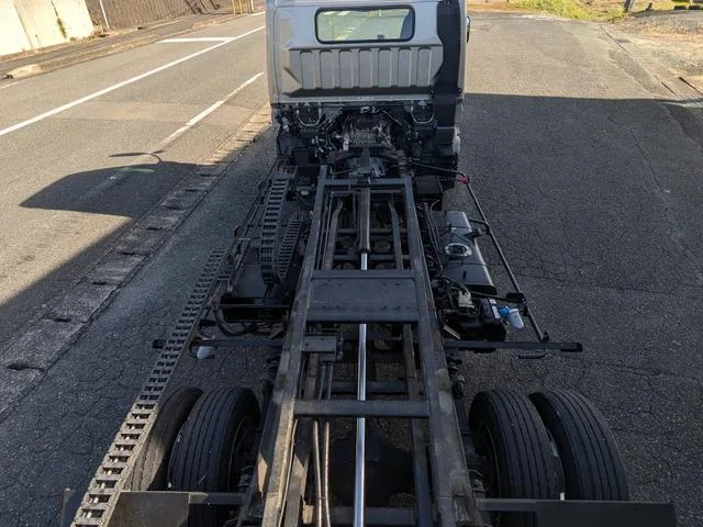 Mitsubishi Fuso CANTER 2023 — миниатюра 3