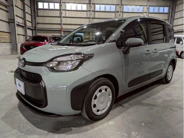 Toyota SIENTA HYBRID G 2024 — фото 1, купить с доставкой в Москву