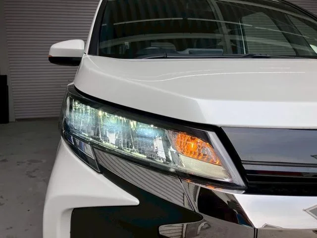 Toyota NOAH 2022 — миниатюра 4