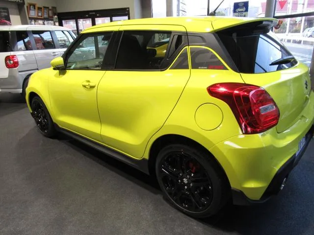 Suzuki SWIFT SPORT ZC33S FINAL EDITION 2025 — миниатюра 3