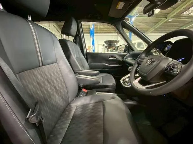 Toyota NOAH HYBRID S-Z 2023 — миниатюра 4