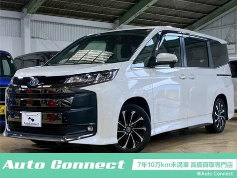 Toyota NOAH 2023 купить в Москве