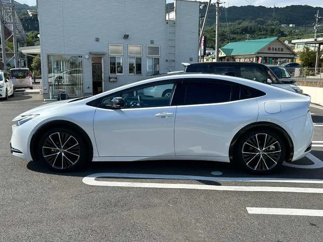 Toyota PRIUS Z 2023 — миниатюра 4