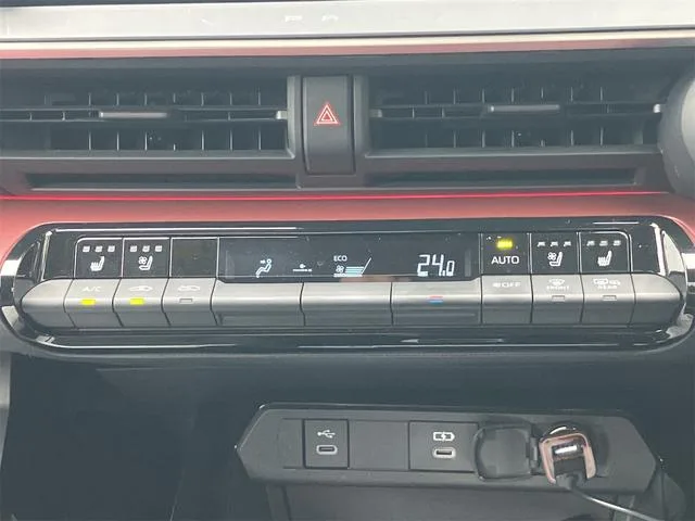 Toyota Prius Z 2023 — миниатюра 3