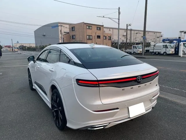 Toyota CROWN CROSSOVER RS ADVANCED 2023 — миниатюра 3