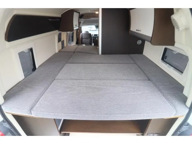Toyota HIACE VAN 2022 — миниатюра 3