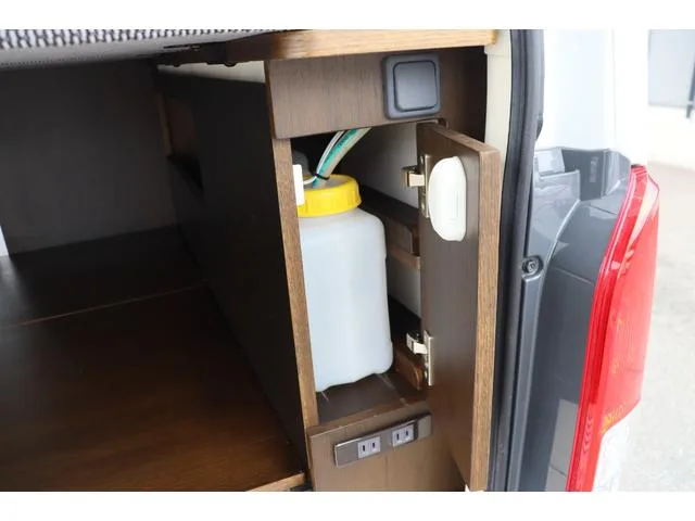 Toyota HIACE VAN 2022 — миниатюра 4
