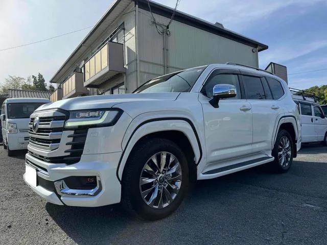 Toyota LAND CRUISER ZX 2023 — фото 1, купить с доставкой в Москву
