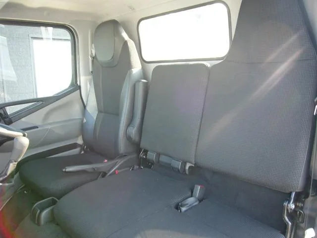 Mitsubishi Fuso CANTER ALL LOW FLOOR 2023 — миниатюра 3