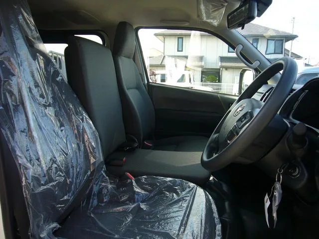 Toyota HIACE VAN DX GL PACKAGE 2026 — миниатюра 3