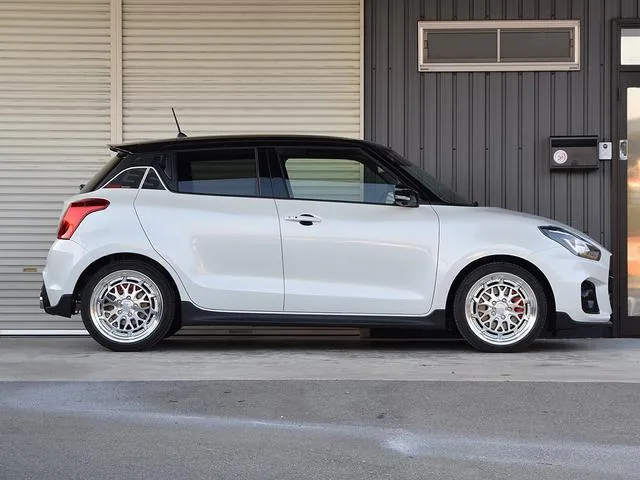 Suzuki SWIFT SPORT ZC33S FINAL EDITION 2025 — миниатюра 4