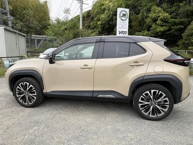 Toyota YARIS CROSS HYBRID Z 2023 — миниатюра 2