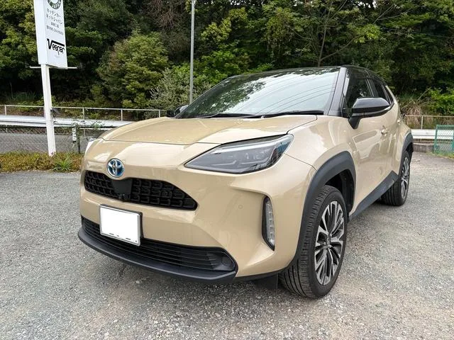 Toyota YARIS CROSS HYBRID Z 2023 — фото 1, купить с доставкой в Москву