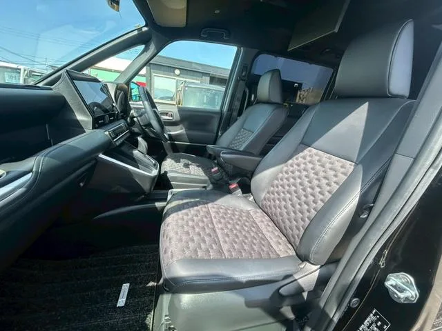 Toyota VOXY HYBRID S-Z 2023 — миниатюра 5