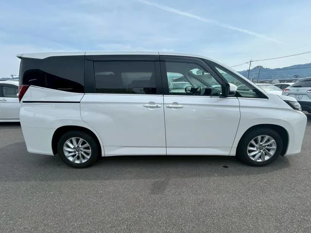 Toyota NOAH HYBRID Z 2022 — миниатюра 2