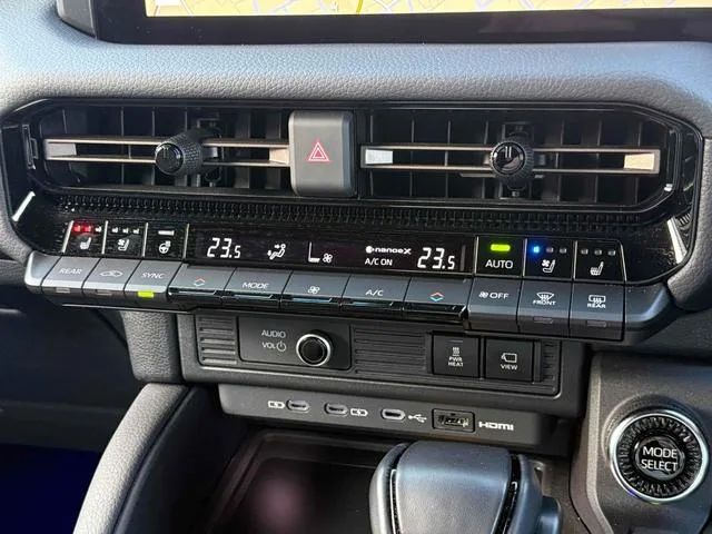 Toyota LAND CRUISER 250 ZX 2024 — миниатюра 3