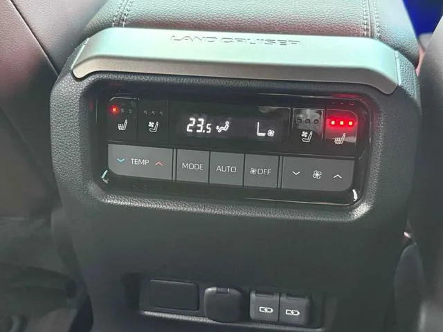 Toyota LAND CRUISER 250 ZX 2024 — миниатюра 4