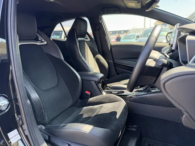 Toyota COROLLASPORT HYBRID G Z 2022 — миниатюра 5