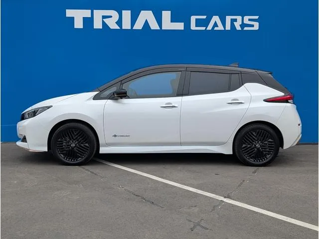 Nissan Leaf X V SELECTION 90TH ANNIVERSARY 2023 — миниатюра 4