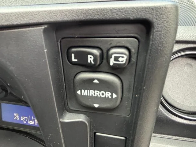 Toyota PROBOX HYBRID F 2023 — миниатюра 5