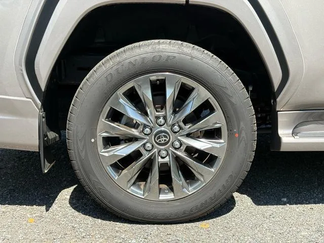Toyota LAND CRUISER ZX 2024 — миниатюра 3