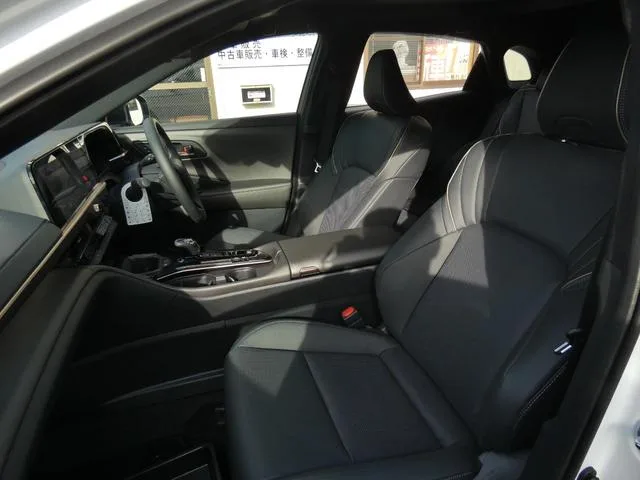 Toyota CROWN SPORT Z THE 70TH 2025 — миниатюра 3