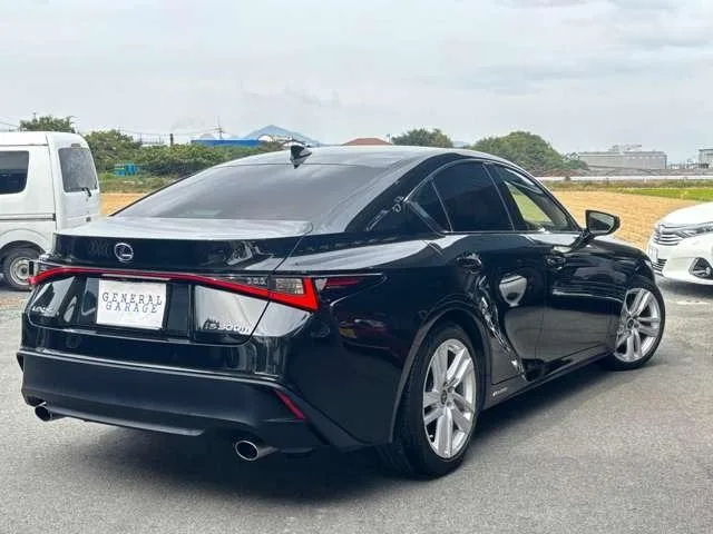Lexus IS IS300H 2022 — миниатюра 3