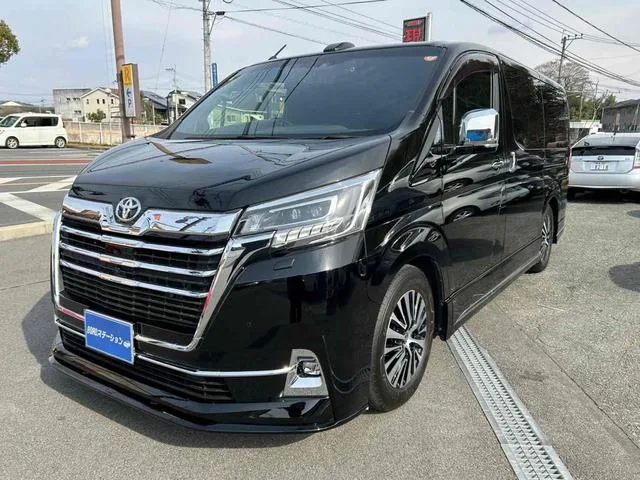 Toyota GRANACE PREMIUM 2023 — фото 1, купить с доставкой в Москву