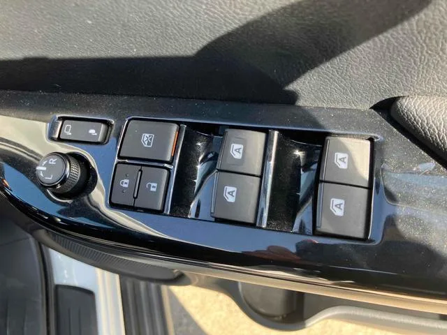 Toyota HILUX Z GR SPORT 2024 — миниатюра 4