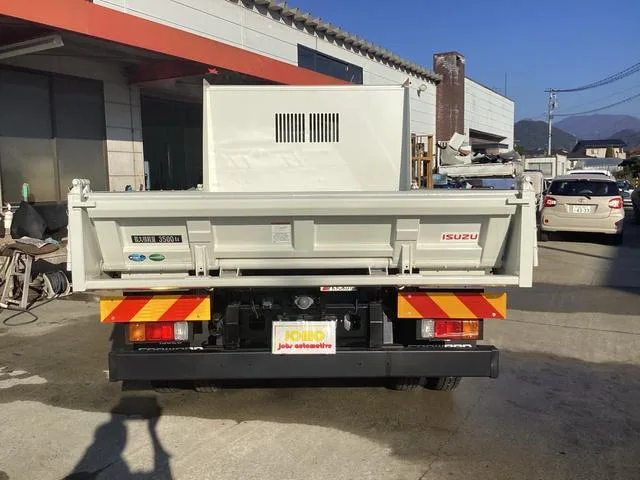 Isuzu FORWARD 2024 — миниатюра 2