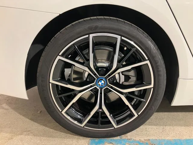 BMW 5 Series 530E M-SPORT 2022 — миниатюра 5