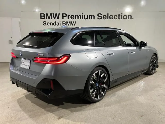 BMW i5 M60 X DRIVE TOURING 2024 — миниатюра 5