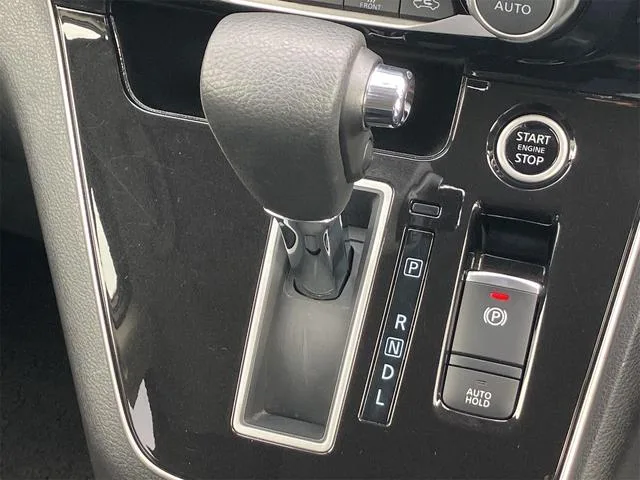 Nissan SERENA HIGHWAY STAR V 2022 — миниатюра 2