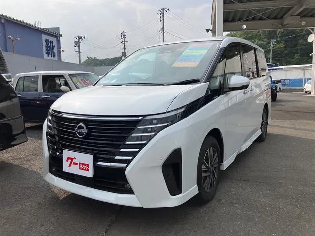 Nissan SERENA HIGHWAY STAR V 2023 — фото 1, купить с доставкой в Москву