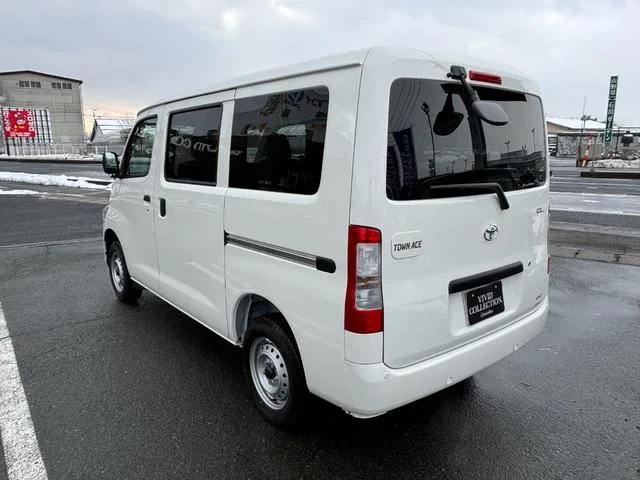 Toyota TOWNACE VAN 2026 — миниатюра 3