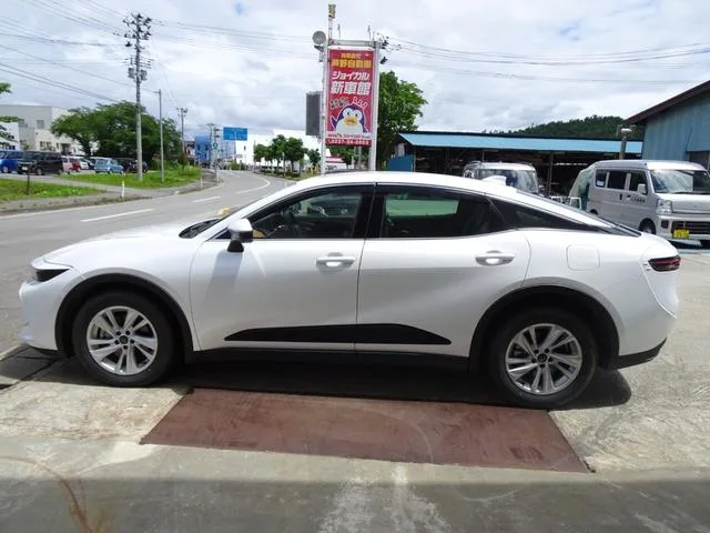 Toyota CROWN CROSSOVER RS ADVANCED 2022 — миниатюра 2