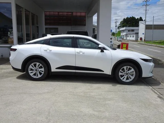 Toyota CROWN CROSSOVER RS ADVANCED 2022 — миниатюра 3