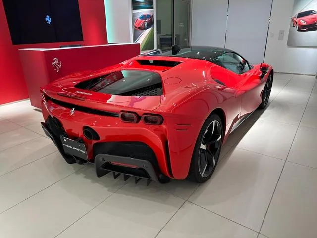 Ferrari SF90 STRADALE BASE GRADE 2022 — миниатюра 4