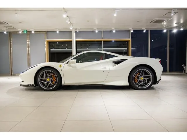 Ferrari F 8 Tributo BASE GRADE 2022 — миниатюра 4