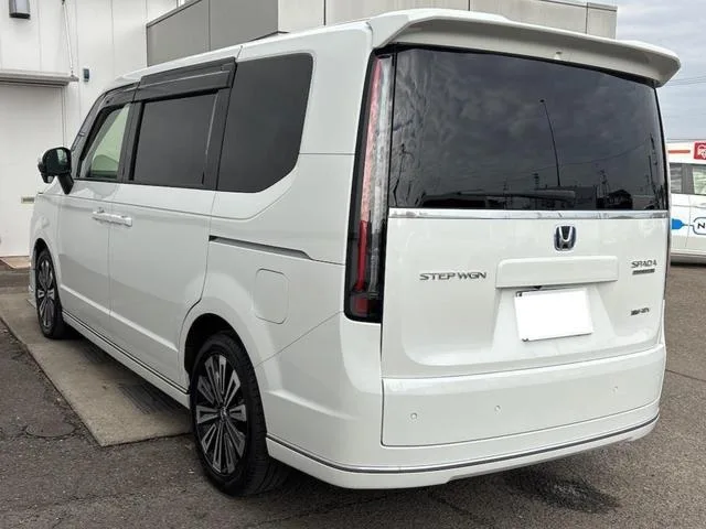 Honda STEPWAGON E:HEV SPADA PREMIUM LINE 2023 — миниатюра 5