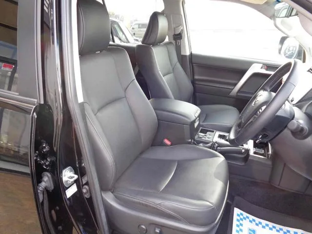 Toyota Land Cruiser Prado TX L PACKAGE MATT BLACK EDITION 2022 — миниатюра 3