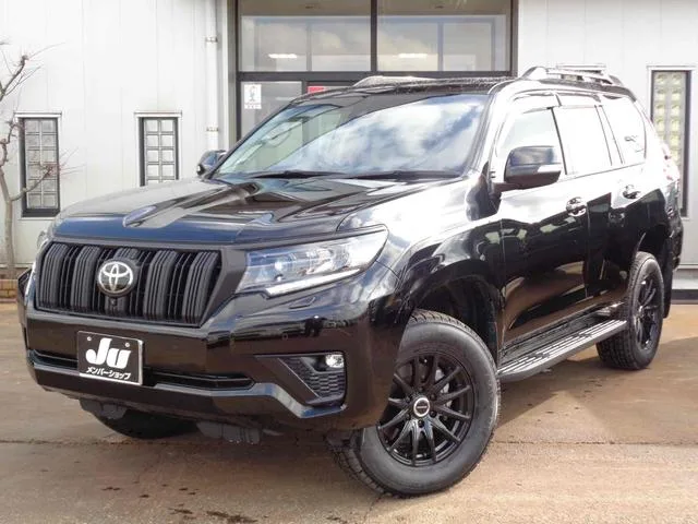 Toyota Land Cruiser Prado TX L PACKAGE MATT BLACK EDITION 2022 — фото 1, купить с доставкой в Москву